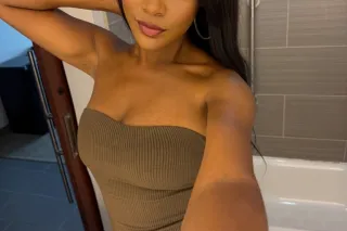 Hottie with a body Reviewed AND REAL - Image 5